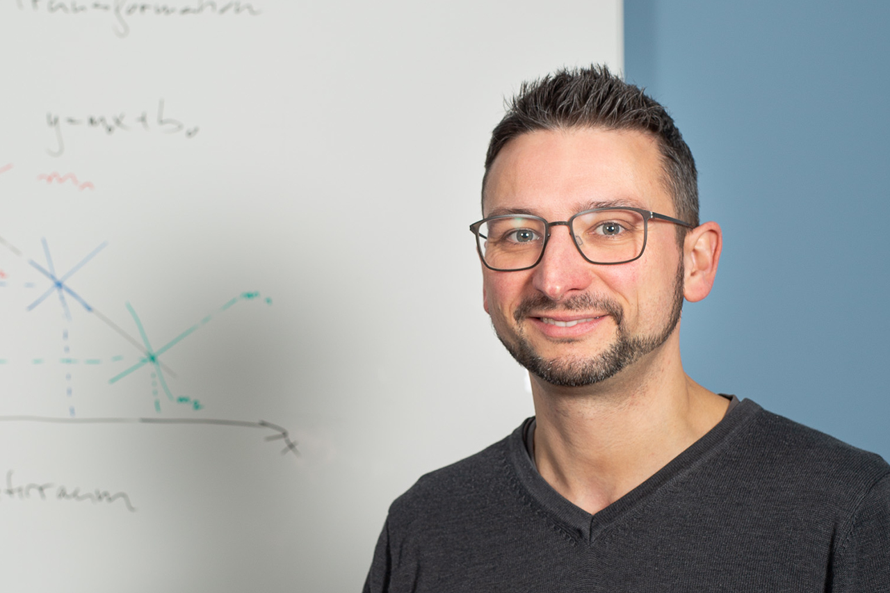 Prof. Mirco Fuchs Portraitfoto - wenn Link vorhanden, führt dieser zur Website der Person