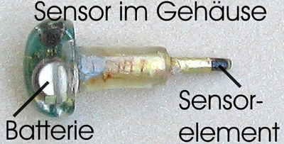 Nahaufnahme eines Sensors und Beschriftung